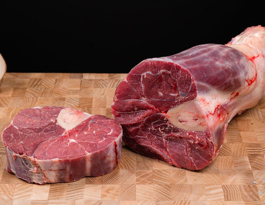 Οσομπούκο μοσχαρίσιο Ελλάδος, ossobuco, μοσχάρι με κόκκαλο, μοσχάρι με μυελό, σιγομαγειρεμένο μοσχάρι, μοσχάρι φούρνου, μοσχάρι κατσαρόλας, ελληνικό μοσχαρίσιο κρέας, παραδοσιακό φαγητό, πλούσια γεύση